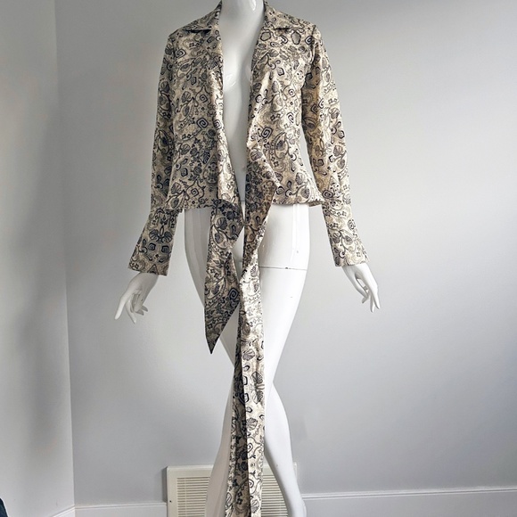 Jones New York wraparound Silk blouse, black and beige, long sleeve, size 10P - Picture 5 of 16